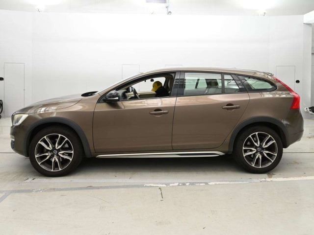 Volvo V60 2015 8271677-4
