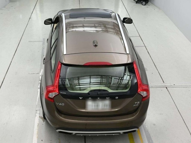 Volvo V60 2015 8271677-8