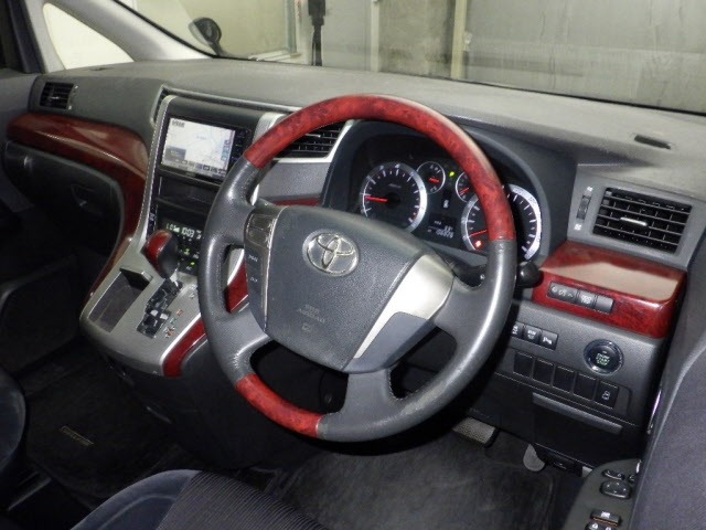 Toyota VELLFIRE 2010 8268680-3