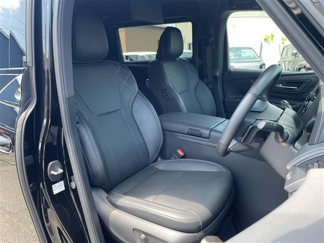 Toyota VELLFIRE 2023 8268922-2