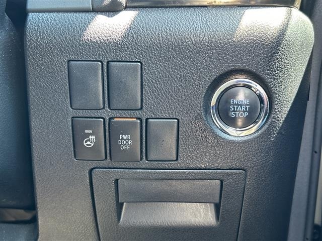 Toyota VELLFIRE 2017 8268941-10