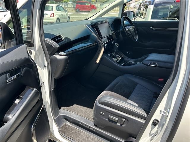 Toyota VELLFIRE 2017 8268941-4