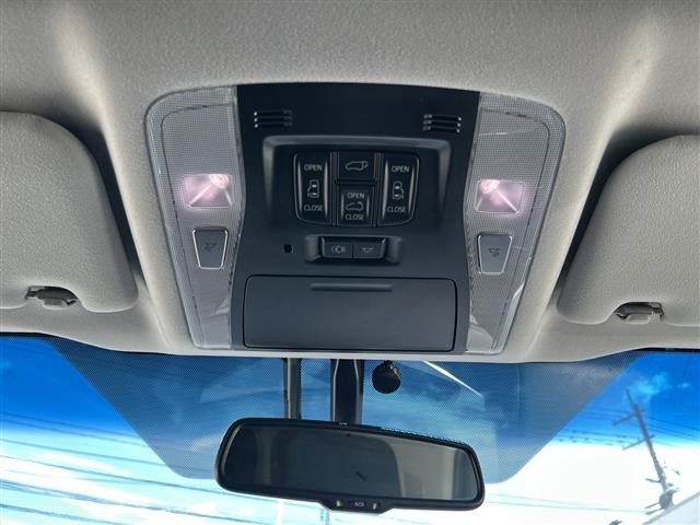 Toyota VELLFIRE 2017 8268941-9