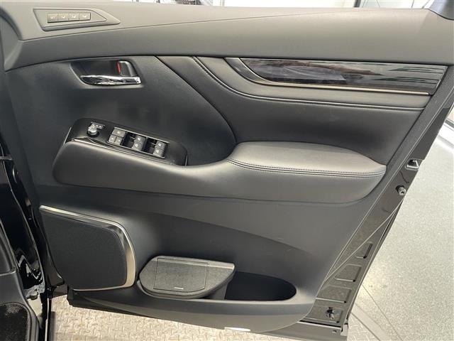 Toyota VELLFIRE 2019 8268943-8