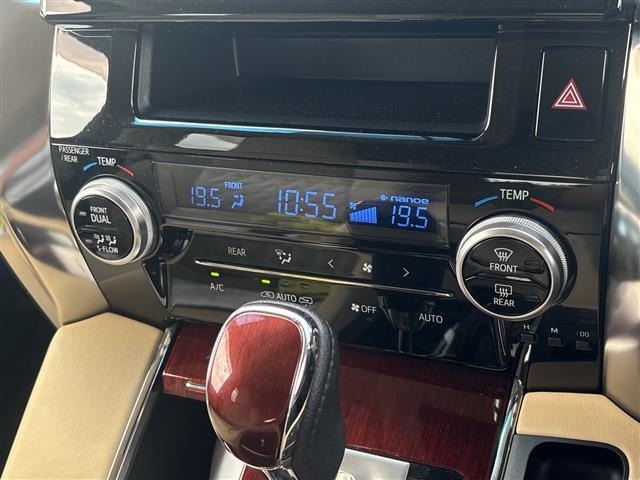Toyota VELLFIRE 2016 8268951-2