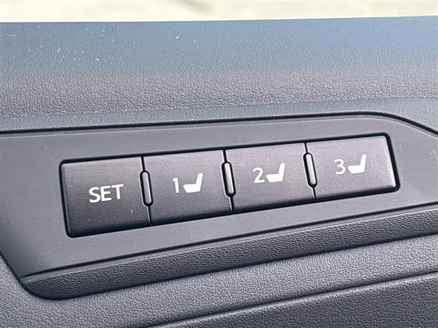 Toyota VELLFIRE 2016 8268951-3