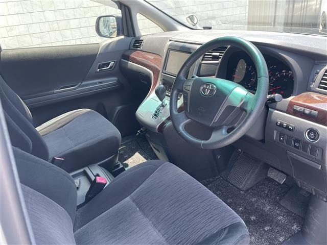 Toyota VELLFIRE 2012 8268952-1