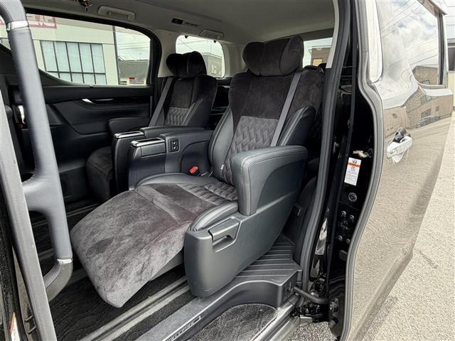 Toyota VELLFIRE 2017 8268953-8