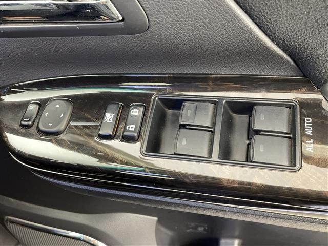 Toyota VELLFIRE 2012 8268955-4