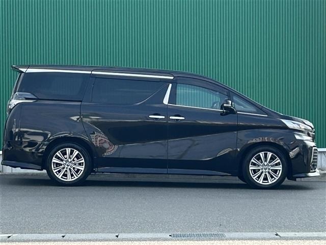 Toyota VELLFIRE 2017 8268957-2