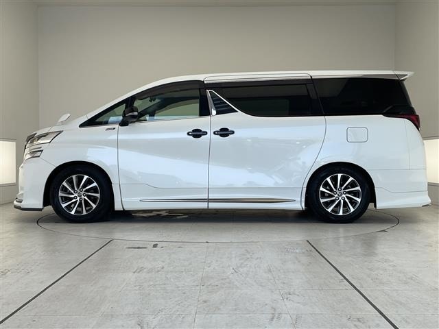 Toyota VELLFIRE 2017 8268958-2