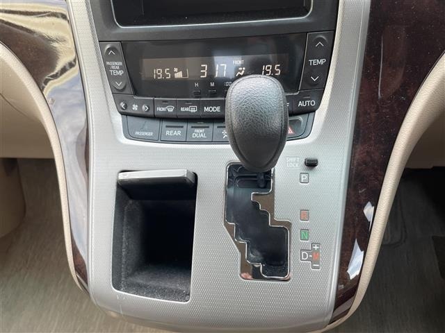 Toyota VELLFIRE 2012 8268995-4