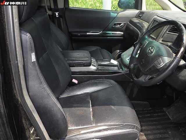 Toyota VELLFIRE 2013 8268999-8