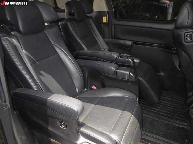 Toyota VELLFIRE 2013 8268999-9