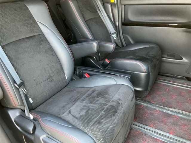 Toyota VELLFIRE 2013 8269002-8