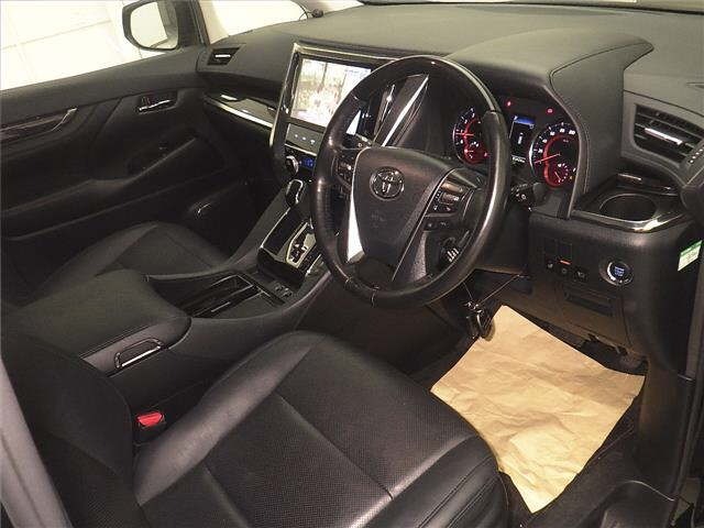 Toyota VELLFIRE 2018 8269021-3