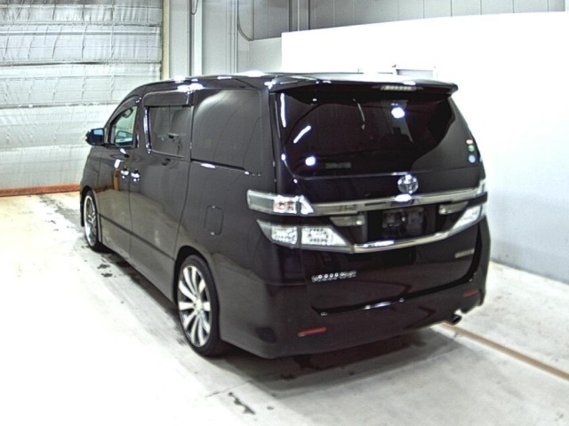 Toyota VELLFIRE 2014 8269046-1