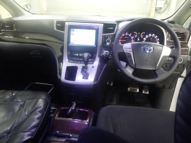 Toyota VELLFIRE 2013 8269054-3