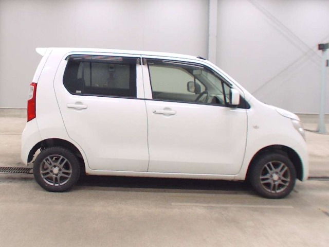Suzuki WAGON R 2015 8272217-3