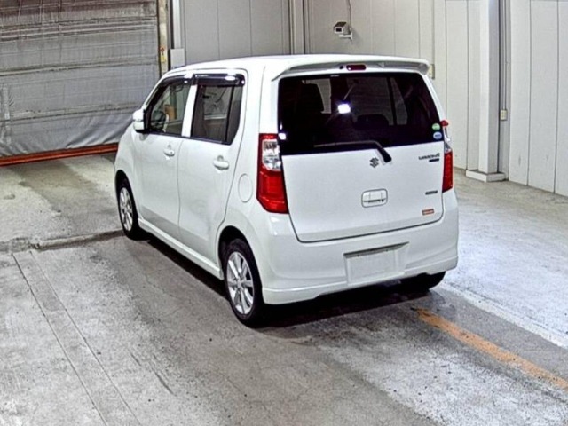 Suzuki WAGON R 2013 8272228-1