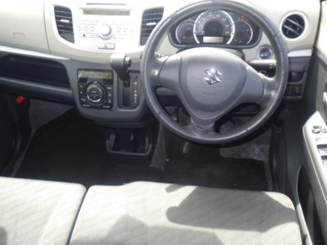 Suzuki WAGON R 2013 8272228-3