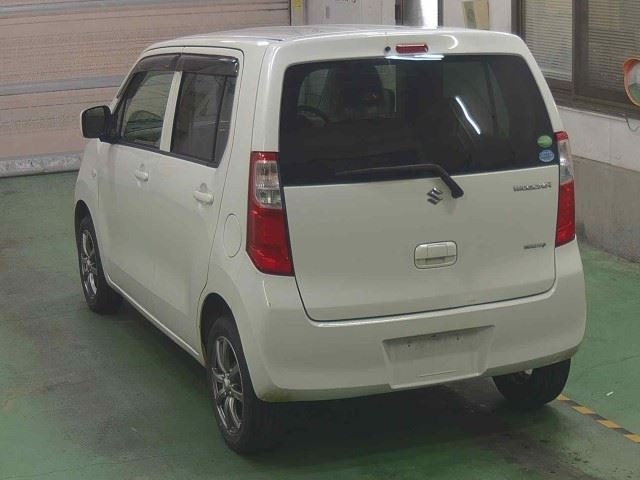 Suzuki WAGON R 2014 8272230-1