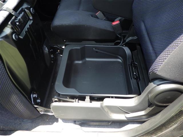 Suzuki WAGON R 2018 8272245-13