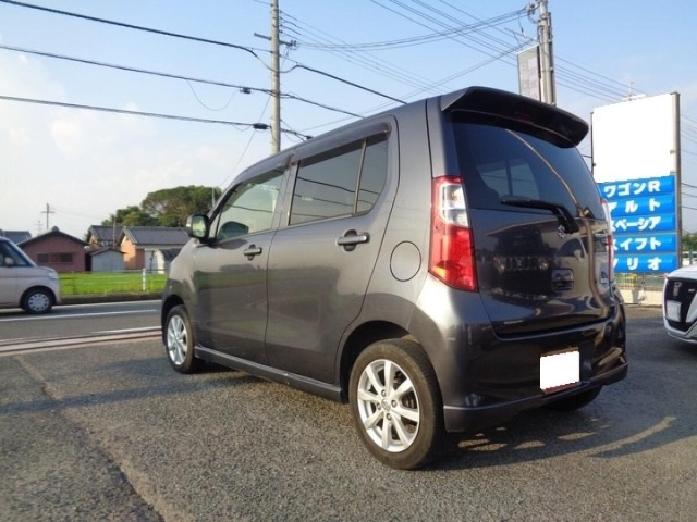 Suzuki WAGON R 2013 8272266-1
