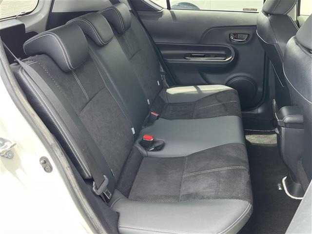 Toyota AQUA 2014 8274070-11