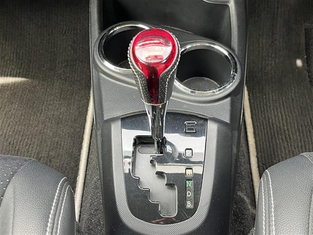 Toyota AQUA 2014 8274070-8