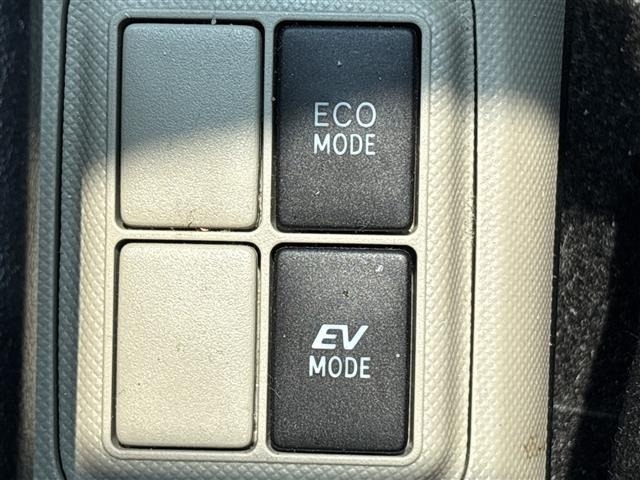 Toyota AQUA 2013 8274084-12