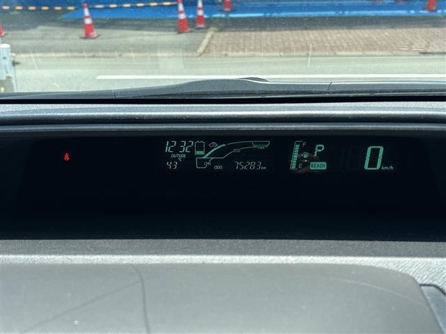 Toyota AQUA 2013 8274084-3