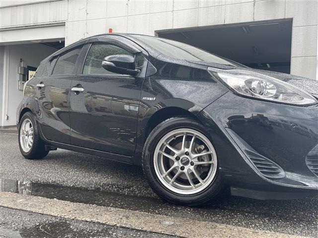Toyota AQUA 2018 8274156-4