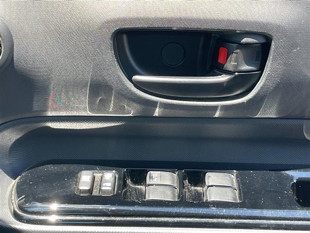 Toyota AQUA 2018 8274163-2