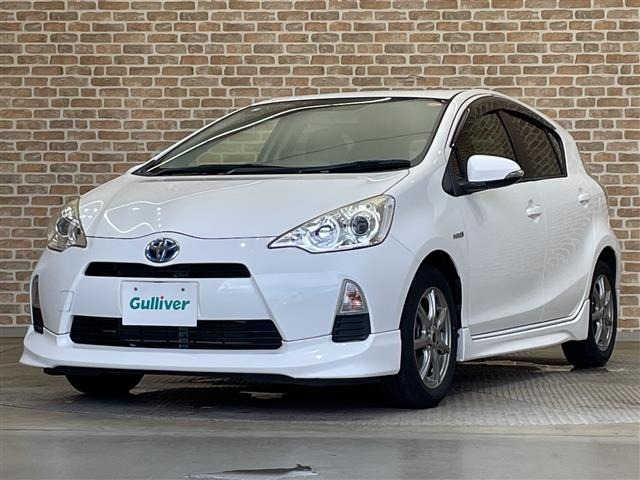 Toyota AQUA 2014 8274183-4