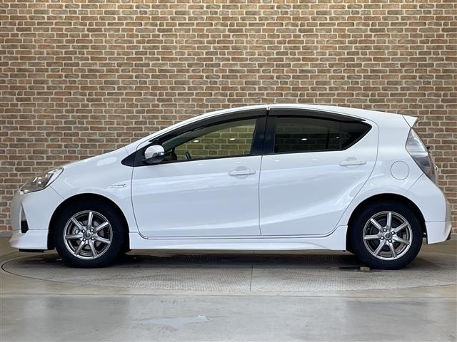 Toyota AQUA 2014 8274183-6