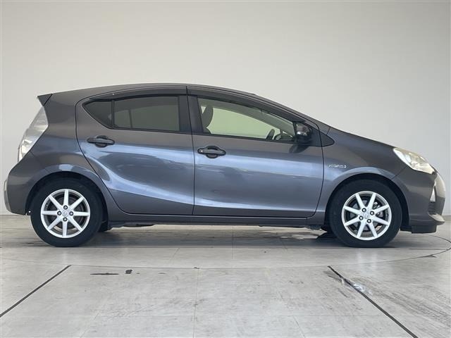 Toyota AQUA 2013 8274187-2