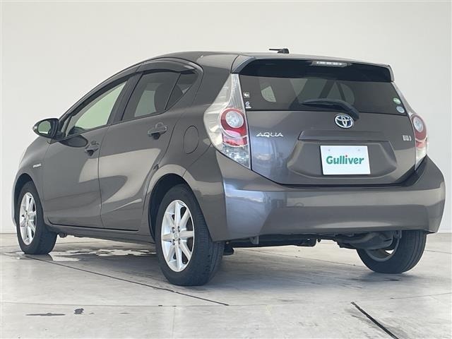 Toyota AQUA 2013 8274187-4