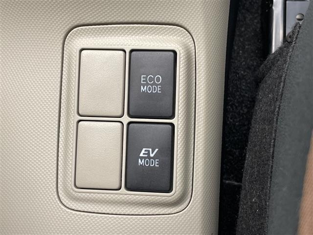 Toyota AQUA 2013 8274188-3