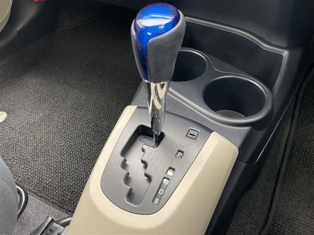 Toyota AQUA 2013 8274188-7