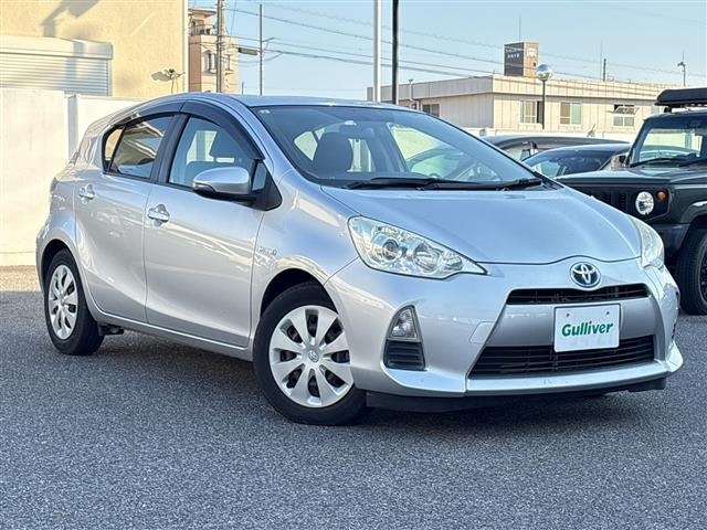 Toyota AQUA 2013 8274195-0