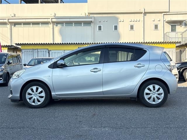 Toyota AQUA 2013 8274195-3