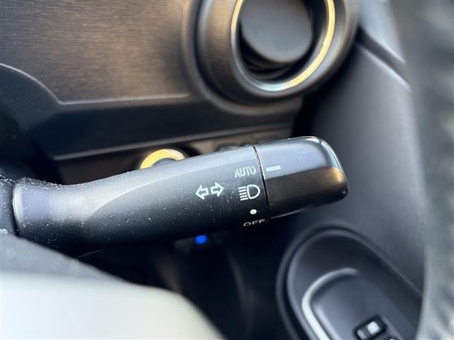 Toyota AQUA 2013 8274195-4