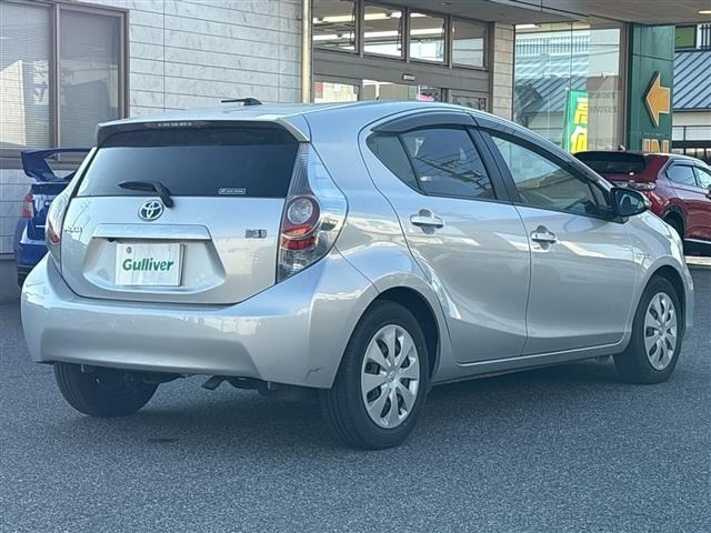 Toyota AQUA 2013 8274195-9