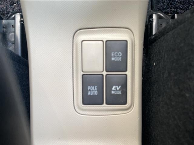 Toyota AQUA 2013 8274196-18