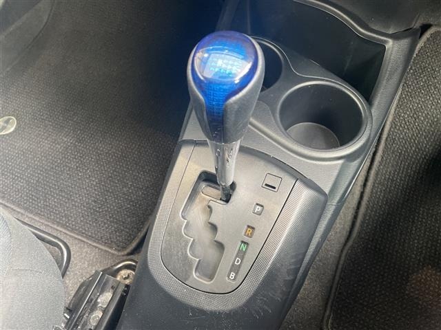 Toyota AQUA 2017 8274222-3