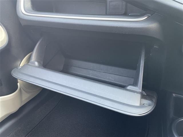Toyota AQUA 2013 8274257-6
