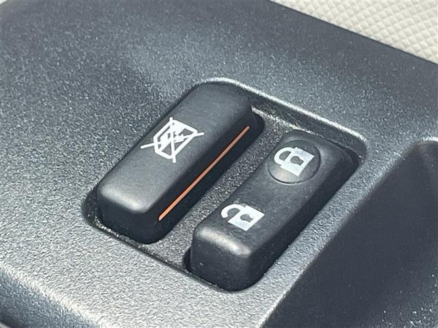 Toyota AQUA 2013 8274257-9
