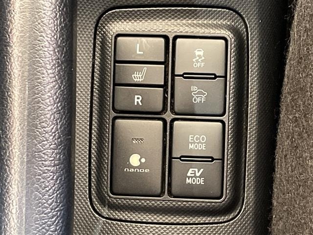 Toyota AQUA 2015 8274298-3