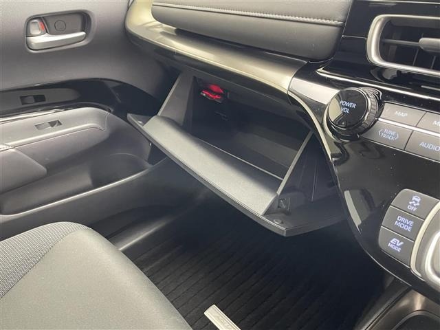 Toyota AQUA 2021 8274311-1